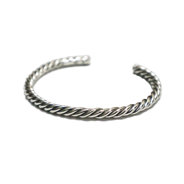 TWIST BANGLE