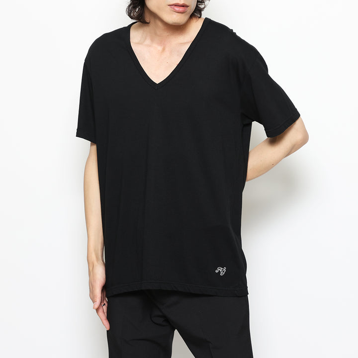 BASIC V NECK TEE