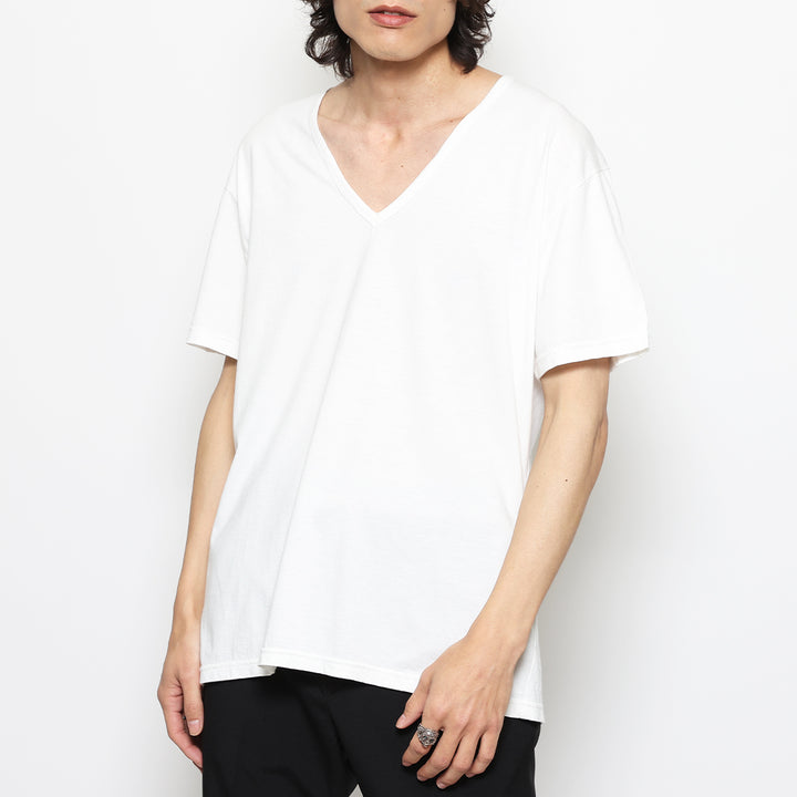 BASIC V NECK TEE
